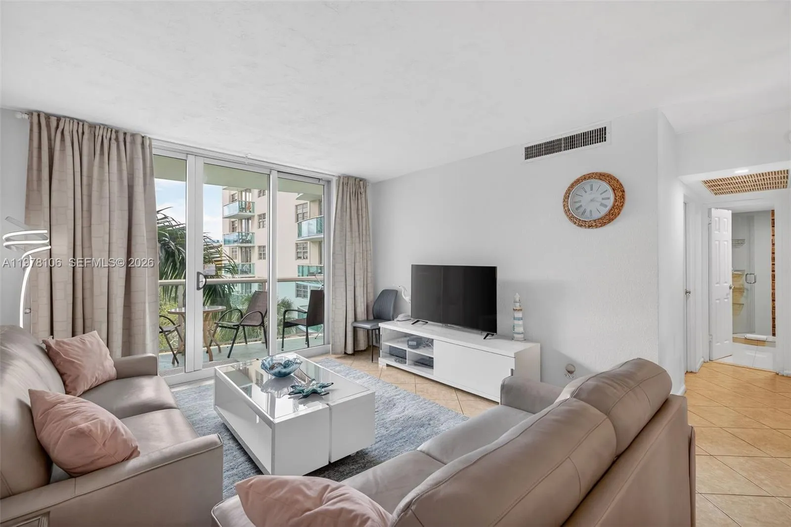 3801 S Ocean Dr 4r, Hollywood, Florida 33019, Hollywood, Florida 33019, 1 Bedroom Bedrooms, ,1 BathroomBathrooms,Residential Lease,For Rent,3801 S Ocean Dr 4r, Hollywood, Florida 33019,A11978106