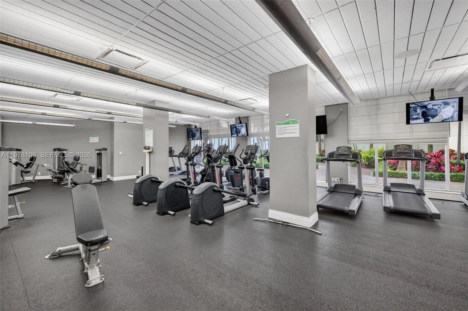 3801 S Ocean Dr 4r, Hollywood, Florida 33019, Hollywood, Florida 33019, 1 Bedroom Bedrooms, ,1 BathroomBathrooms,Residential Lease,For Rent,3801 S Ocean Dr 4r, Hollywood, Florida 33019,A11978106