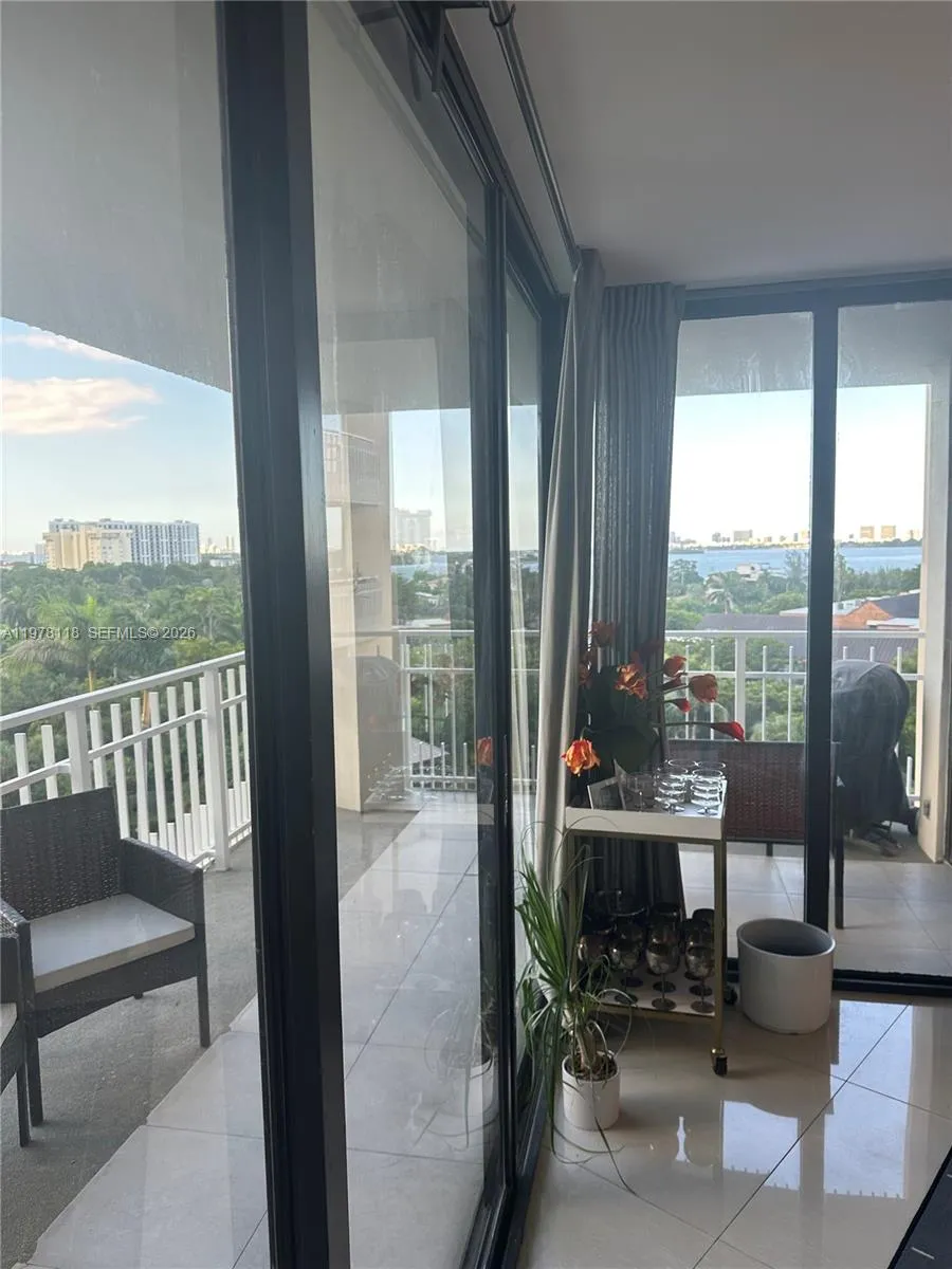 1000 Quayside Ter 905, Miami, Florida 33138, Miami, Florida 33138, 2 Bedrooms Bedrooms, ,2 BathroomsBathrooms,Residential,For Sale,1000 Quayside Ter 905, Miami, Florida 33138,A11978118