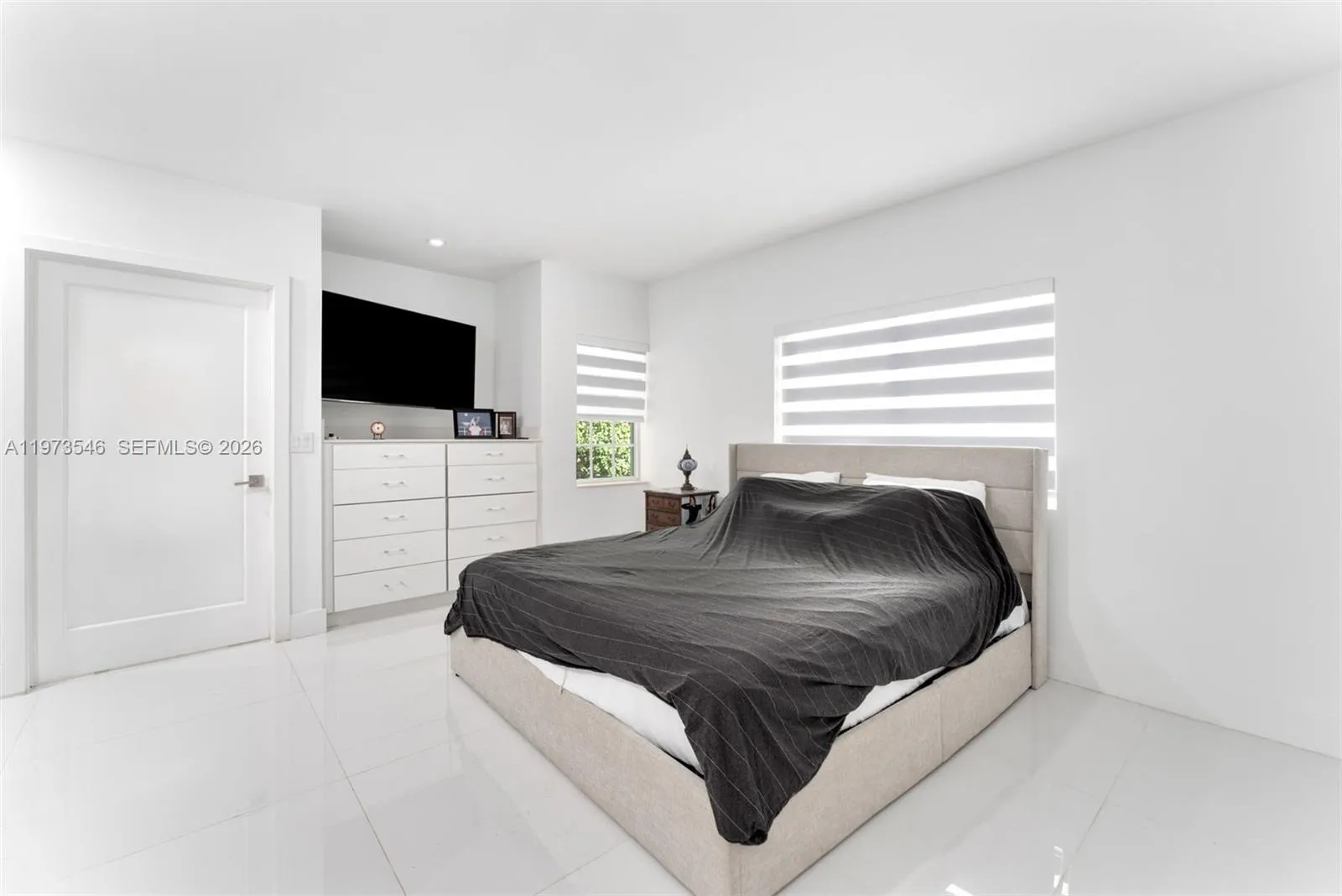 400 Sw 24th Rd, Miami, Florida 33129, Miami, Florida 33129, 4 Bedrooms Bedrooms, ,4 BathroomsBathrooms,Residential,For Sale,400 Sw 24th Rd, Miami, Florida 33129,A11973546