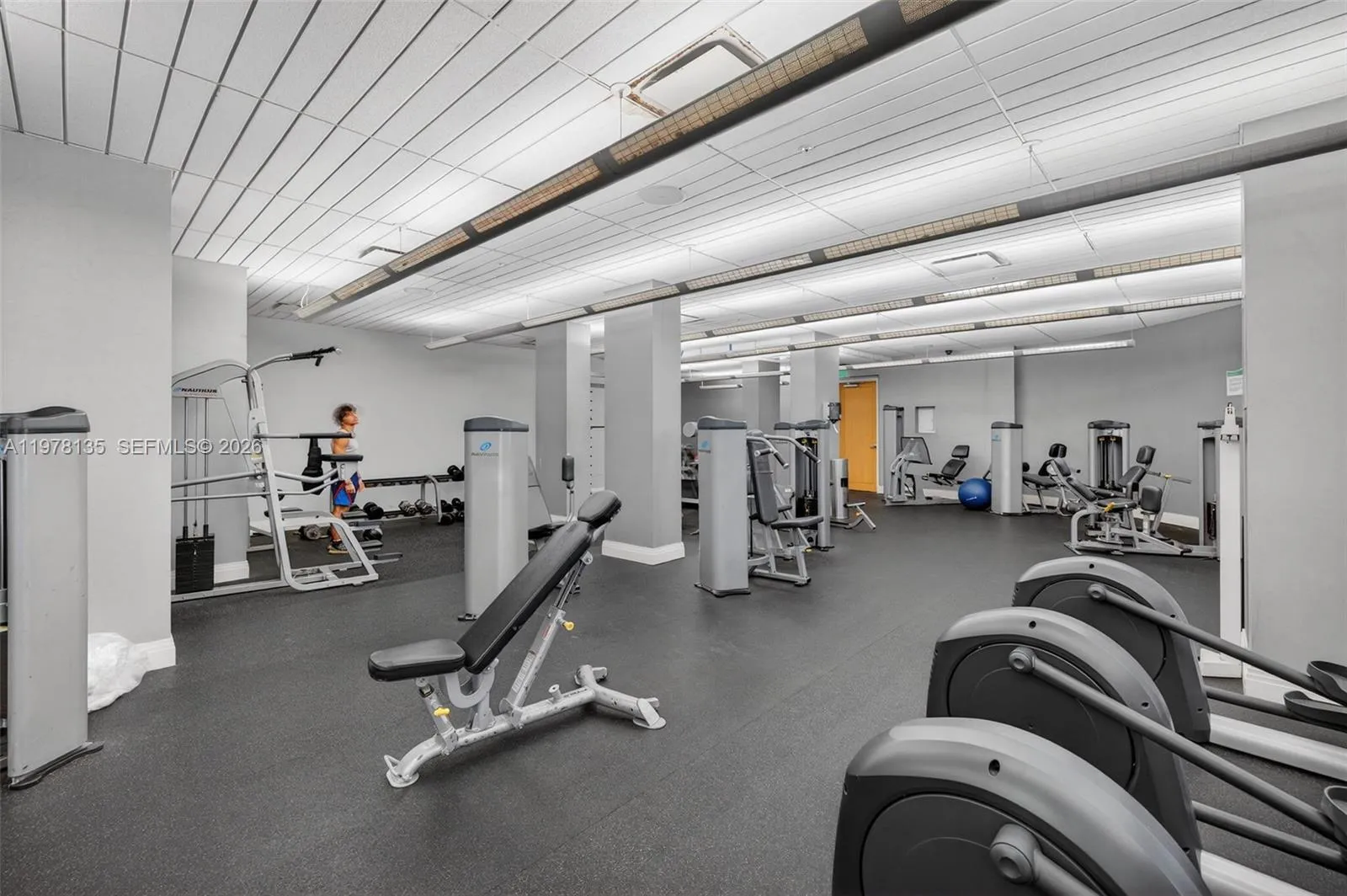 3801 S Ocean Dr 4r, Hollywood, Florida 33019, Hollywood, Florida 33019, 1 Bedroom Bedrooms, ,1 BathroomBathrooms,Residential Lease,For Rent,3801 S Ocean Dr 4r, Hollywood, Florida 33019,A11978135