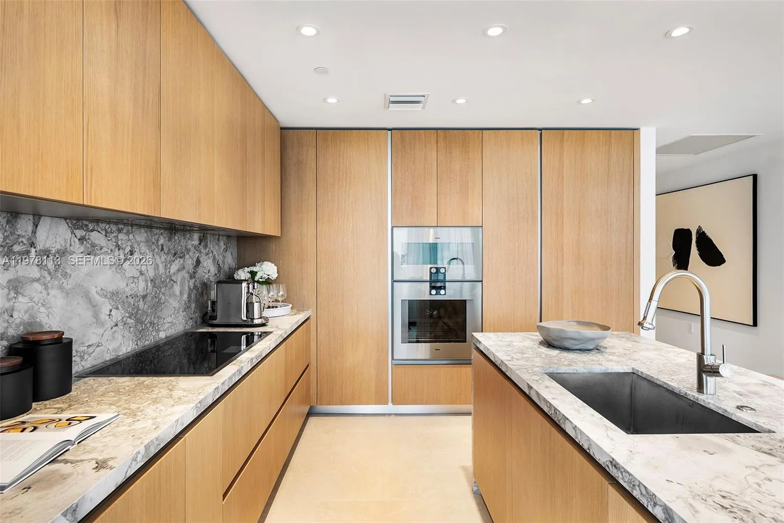 500 Alton 901, Miami Beach, Florida 33139, Miami Beach, Florida 33139, 3 Bedrooms Bedrooms, ,3 BathroomsBathrooms,Residential Lease,For Rent,500 Alton 901, Miami Beach, Florida 33139,A11978113