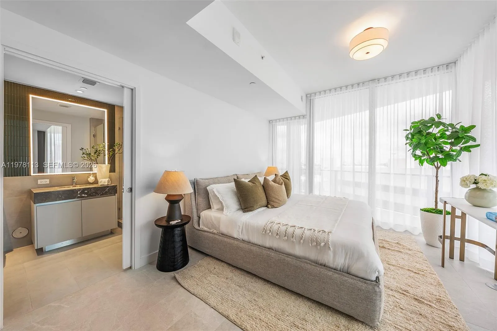 500 Alton 901, Miami Beach, Florida 33139, Miami Beach, Florida 33139, 3 Bedrooms Bedrooms, ,3 BathroomsBathrooms,Residential Lease,For Rent,500 Alton 901, Miami Beach, Florida 33139,A11978113