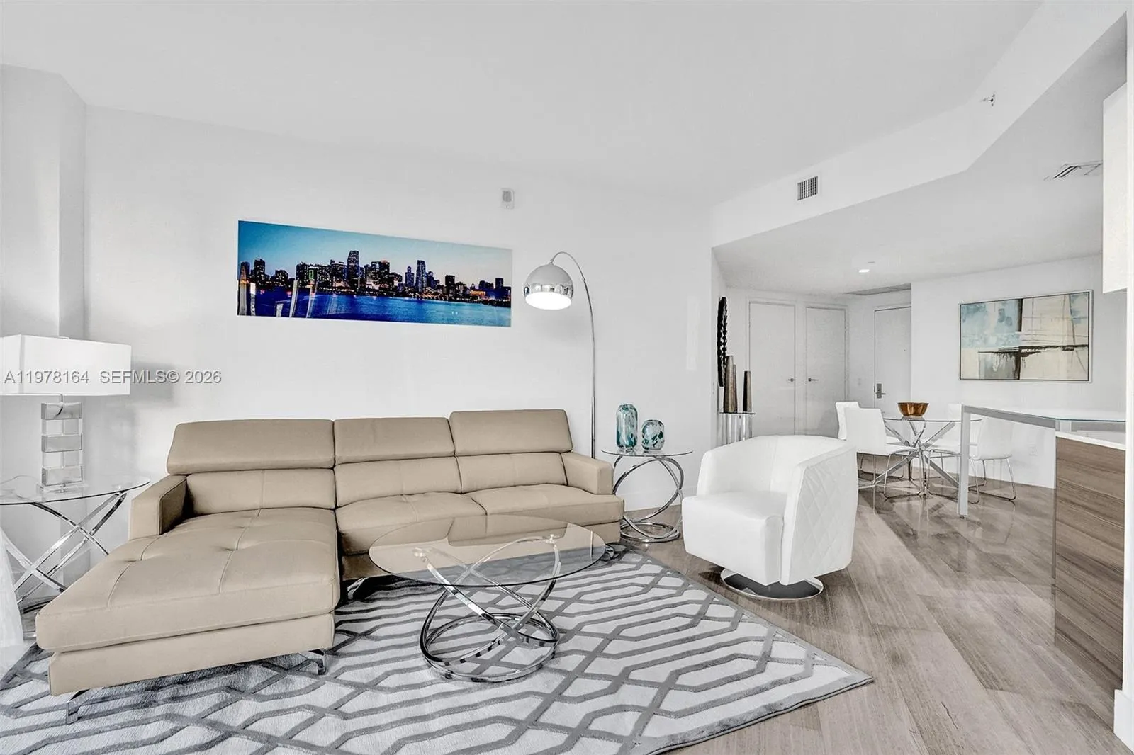 1300 Brickell Bay Dr 2702, Miami, Florida 33131, Miami, Florida 33131, 2 Bedrooms Bedrooms, ,2 BathroomsBathrooms,Residential Lease,For Rent,1300 Brickell Bay Dr 2702, Miami, Florida 33131,A11978164
