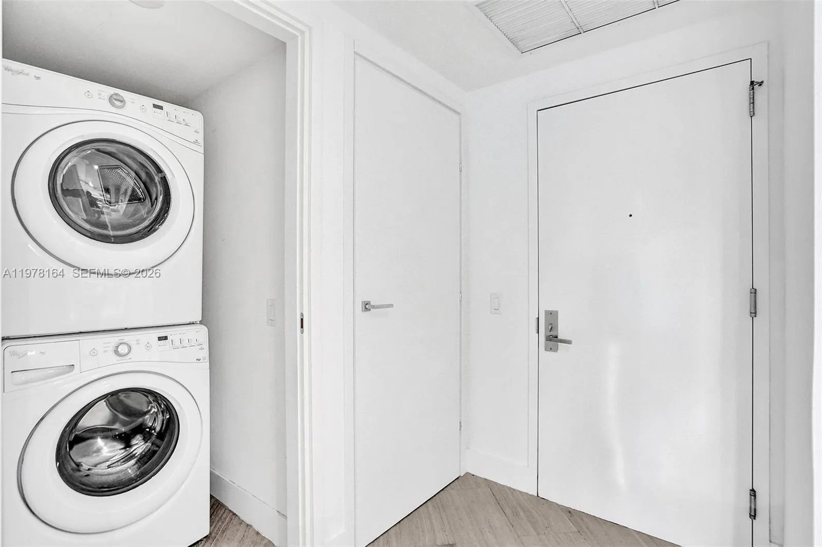 1300 Brickell Bay Dr 2702, Miami, Florida 33131, Miami, Florida 33131, 2 Bedrooms Bedrooms, ,2 BathroomsBathrooms,Residential Lease,For Rent,1300 Brickell Bay Dr 2702, Miami, Florida 33131,A11978164