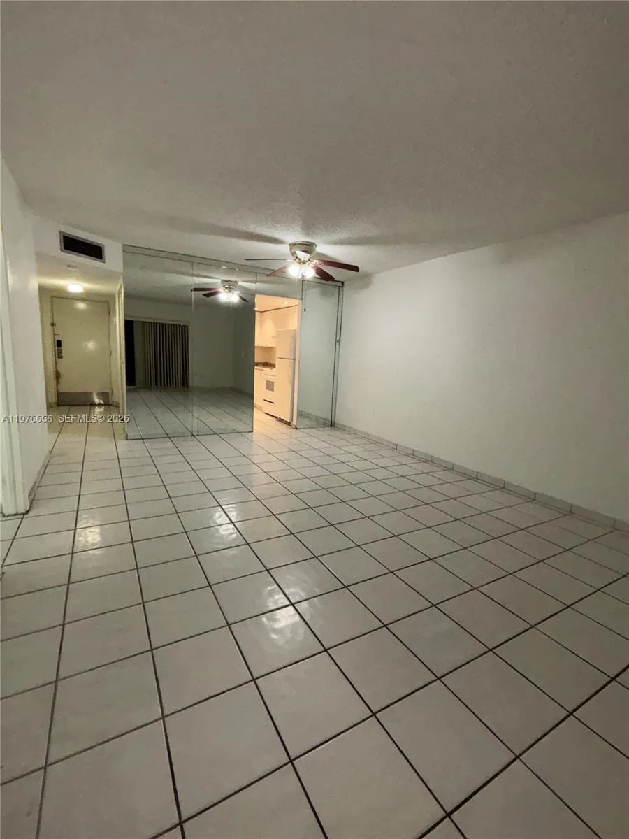 13701 Kendale Lakes Cir B-403, Miami, Florida 3318, Miami, Florida 33183, 2 Bedrooms Bedrooms, ,2 BathroomsBathrooms,Residential Lease,For Rent,13701 Kendale Lakes Cir B-403, Miami, Florida 3318,A11976658