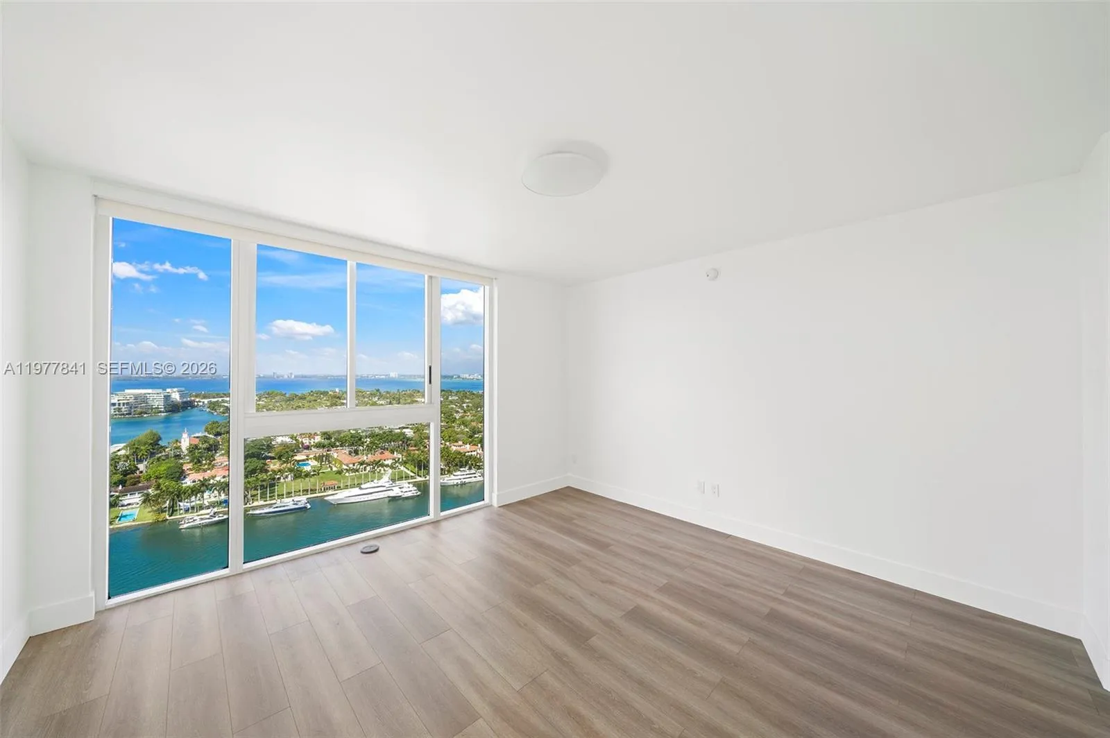 4775 Collins Ave 2507, Miami Beach, Florida 33140, Miami Beach, Florida 33140, 2 Bedrooms Bedrooms, ,2 BathroomsBathrooms,Residential Lease,For Rent,4775 Collins Ave 2507, Miami Beach, Florida 33140,A11977841