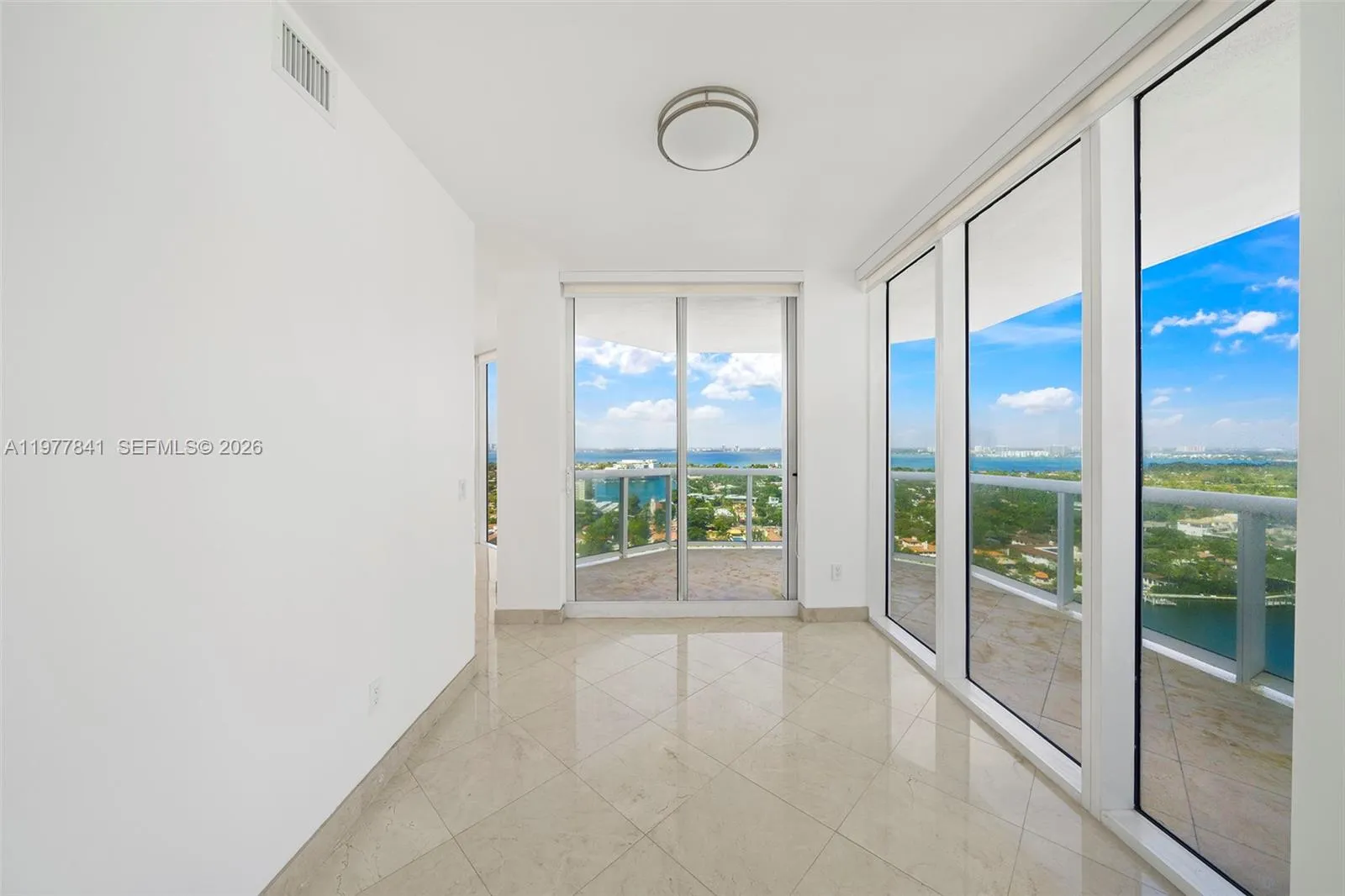 4775 Collins Ave 2507, Miami Beach, Florida 33140, Miami Beach, Florida 33140, 2 Bedrooms Bedrooms, ,2 BathroomsBathrooms,Residential Lease,For Rent,4775 Collins Ave 2507, Miami Beach, Florida 33140,A11977841