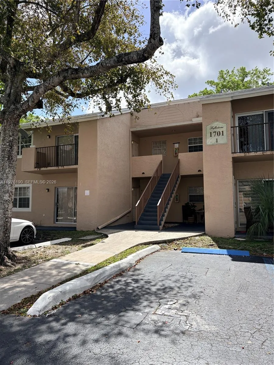 1701 Nw 96th Ter 1e, Pembroke Pines, Florida 33024, Pembroke Pines, Florida 33024, 1 Bedroom Bedrooms, ,1 BathroomBathrooms,Residential,For Sale,1701 Nw 96th Ter 1e, Pembroke Pines, Florida 33024,A11978190