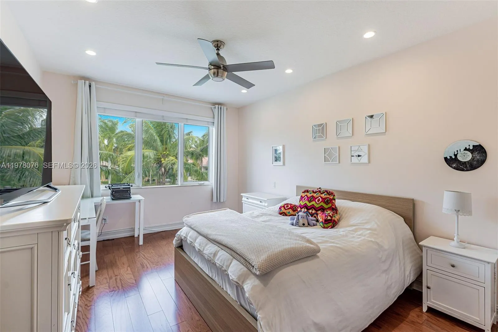 10221 Blue Palm St, Plantation, Florida 33324, Plantation, Florida 33324, 5 Bedrooms Bedrooms, ,4 BathroomsBathrooms,Residential,For Sale,10221 Blue Palm St, Plantation, Florida 33324,A11978076