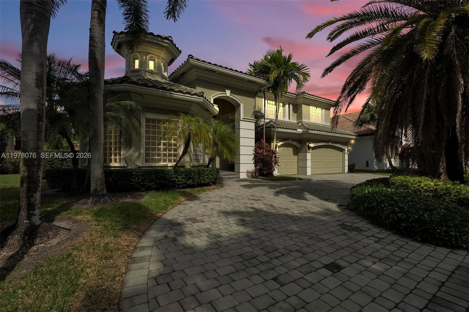 10221 Blue Palm St, Plantation, Florida 33324, Plantation, Florida 33324, 5 Bedrooms Bedrooms, ,4 BathroomsBathrooms,Residential,For Sale,10221 Blue Palm St, Plantation, Florida 33324,A11978076