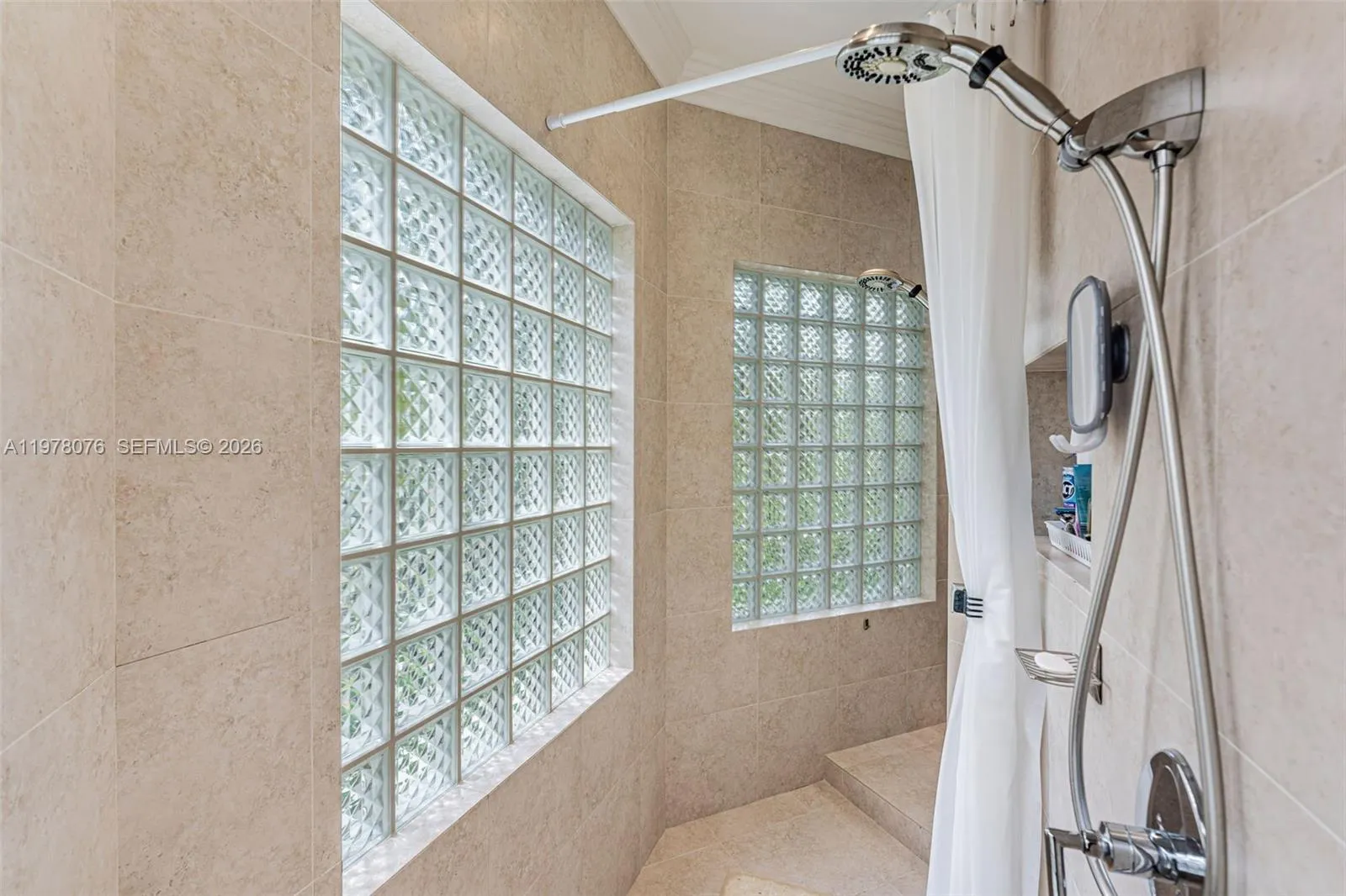 10221 Blue Palm St, Plantation, Florida 33324, Plantation, Florida 33324, 5 Bedrooms Bedrooms, ,4 BathroomsBathrooms,Residential,For Sale,10221 Blue Palm St, Plantation, Florida 33324,A11978076