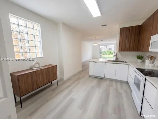 2179 Hacienda Ter 2179, Weston, Florida 33327, Weston, Florida 33327, 3 Bedrooms Bedrooms, ,2 BathroomsBathrooms,Residential Lease,For Rent,2179 Hacienda Ter 2179, Weston, Florida 33327,A11973101