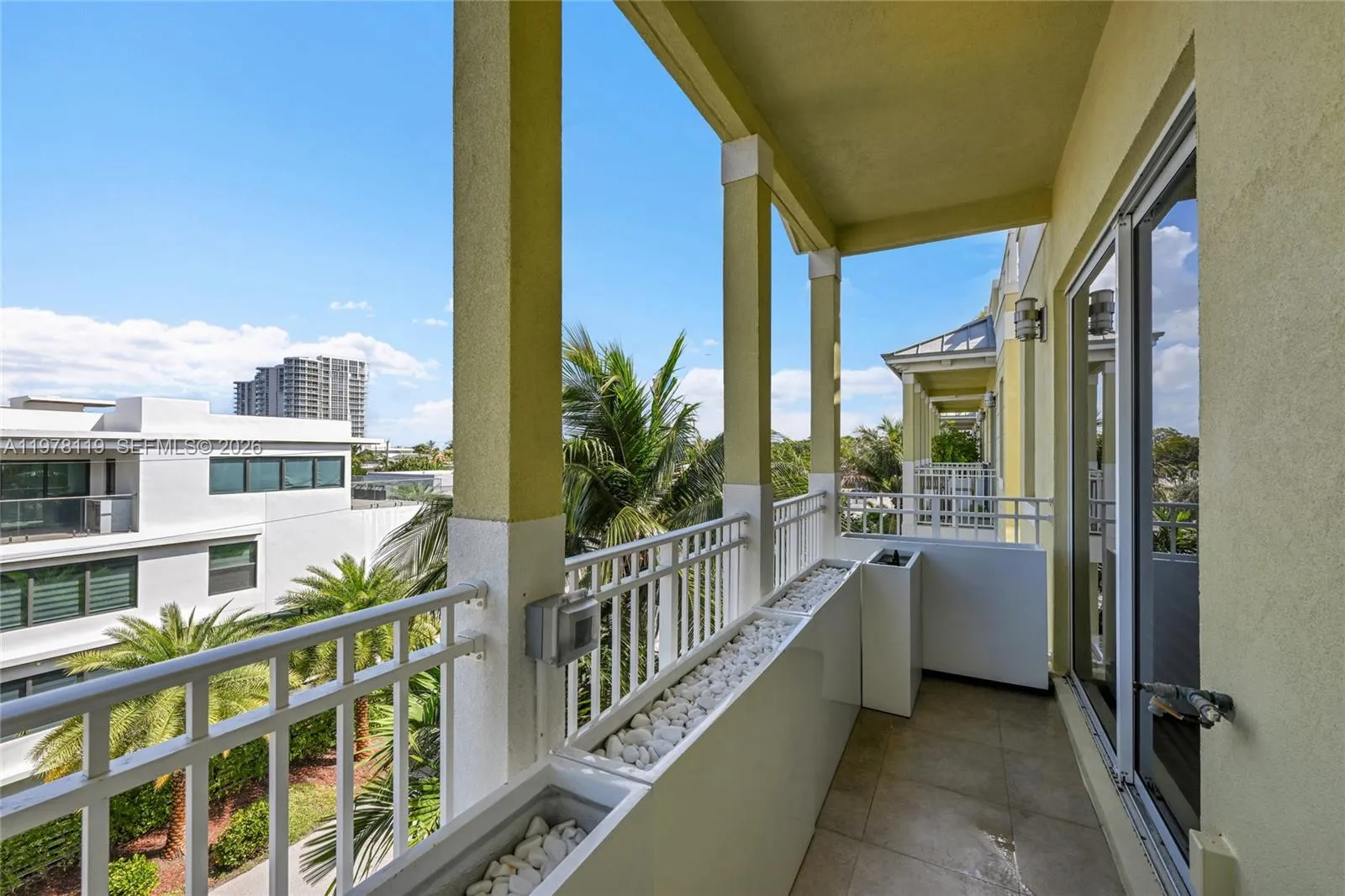 346 Elm St A-10, Hollywood, Florida 33019, Hollywood, Florida 33019, 4 Bedrooms Bedrooms, ,4 BathroomsBathrooms,Residential,For Sale,346 Elm St A-10, Hollywood, Florida 33019,A11978119