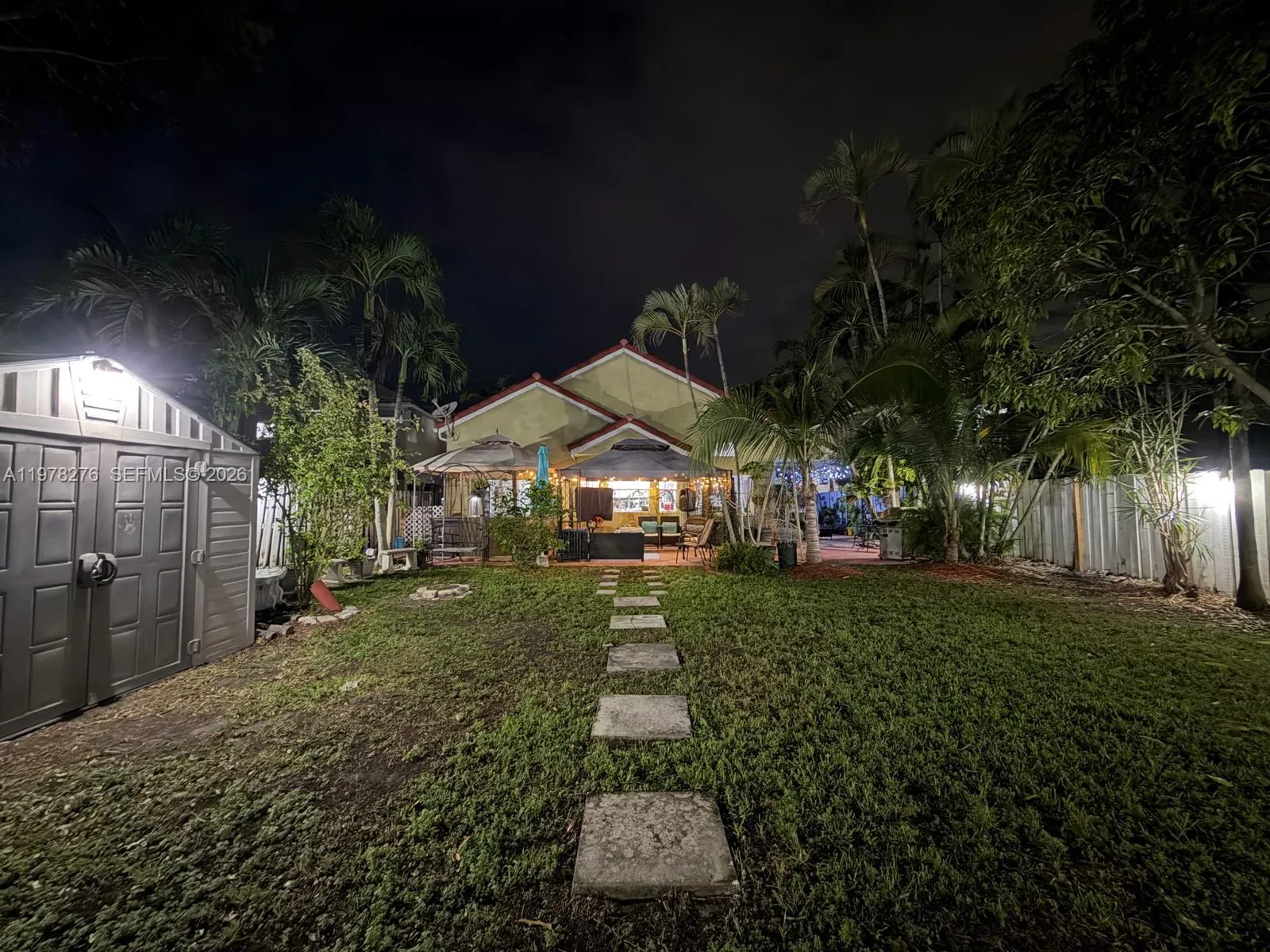 400 Somerset Way, Weston, Florida 33326, Weston, Florida 33326, 3 Bedrooms Bedrooms, ,2 BathroomsBathrooms,Residential,For Sale,400 Somerset Way, Weston, Florida 33326,A11978276