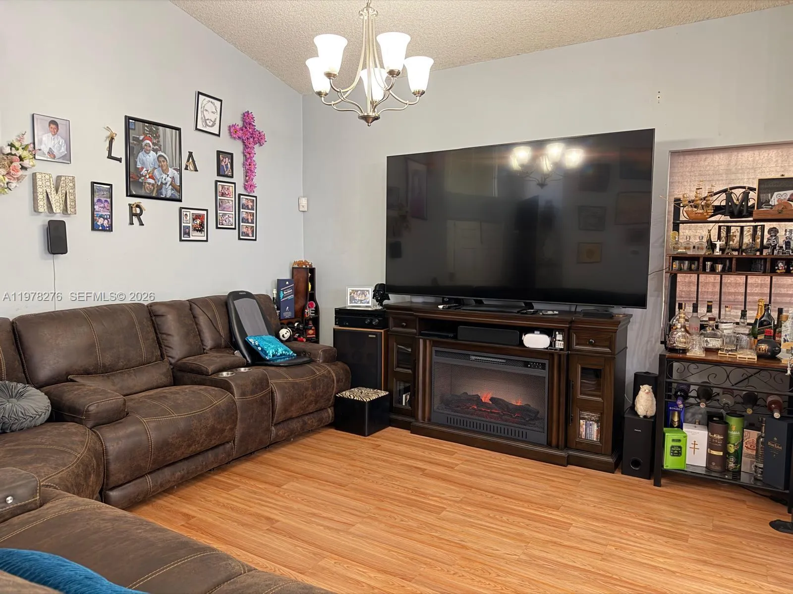 400 Somerset Way, Weston, Florida 33326, Weston, Florida 33326, 3 Bedrooms Bedrooms, ,2 BathroomsBathrooms,Residential,For Sale,400 Somerset Way, Weston, Florida 33326,A11978276