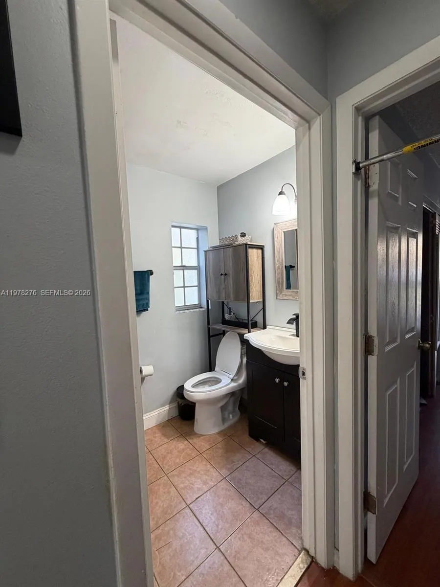 400 Somerset Way, Weston, Florida 33326, Weston, Florida 33326, 3 Bedrooms Bedrooms, ,2 BathroomsBathrooms,Residential,For Sale,400 Somerset Way, Weston, Florida 33326,A11978276