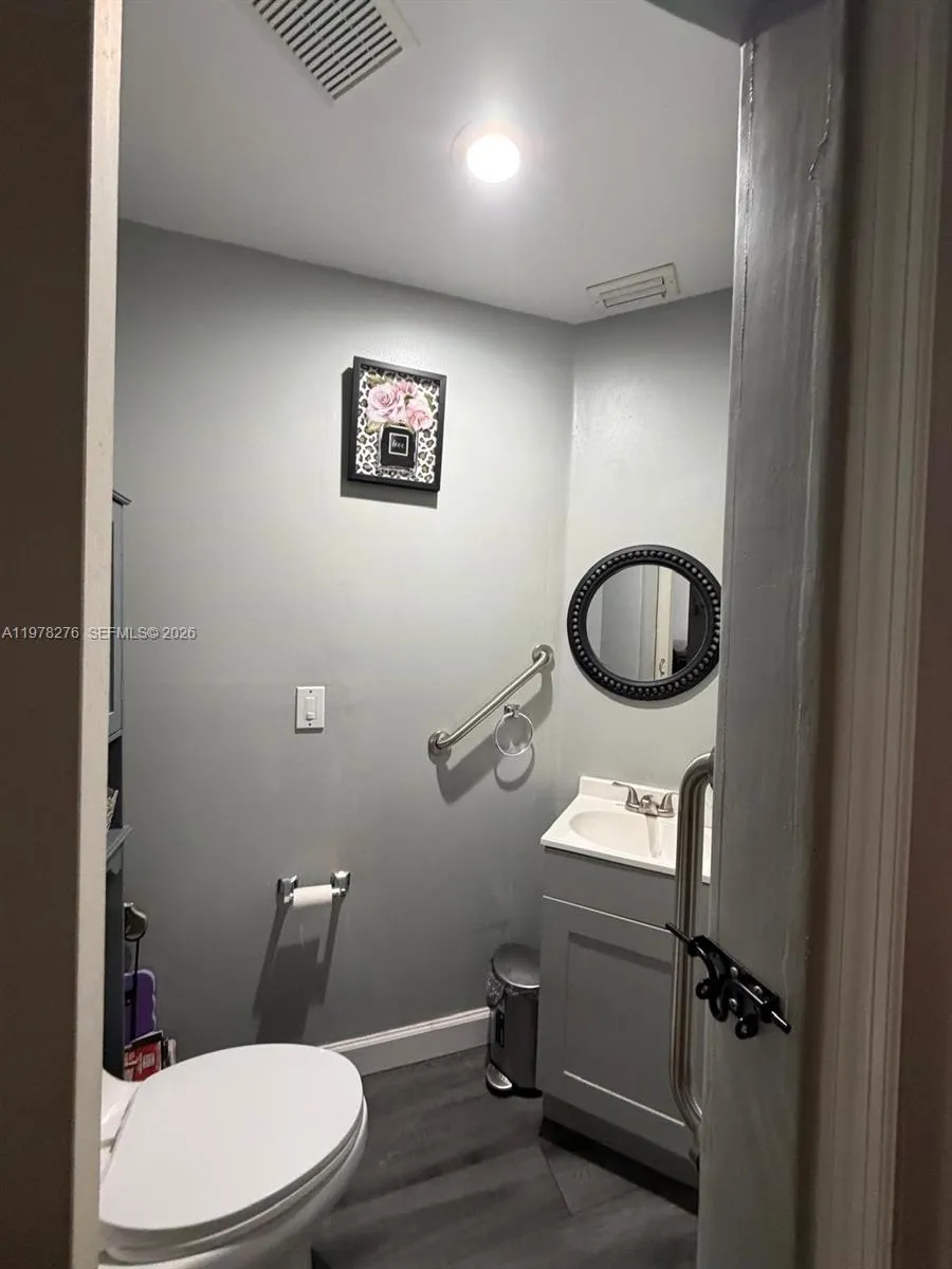 400 Somerset Way, Weston, Florida 33326, Weston, Florida 33326, 3 Bedrooms Bedrooms, ,2 BathroomsBathrooms,Residential,For Sale,400 Somerset Way, Weston, Florida 33326,A11978276