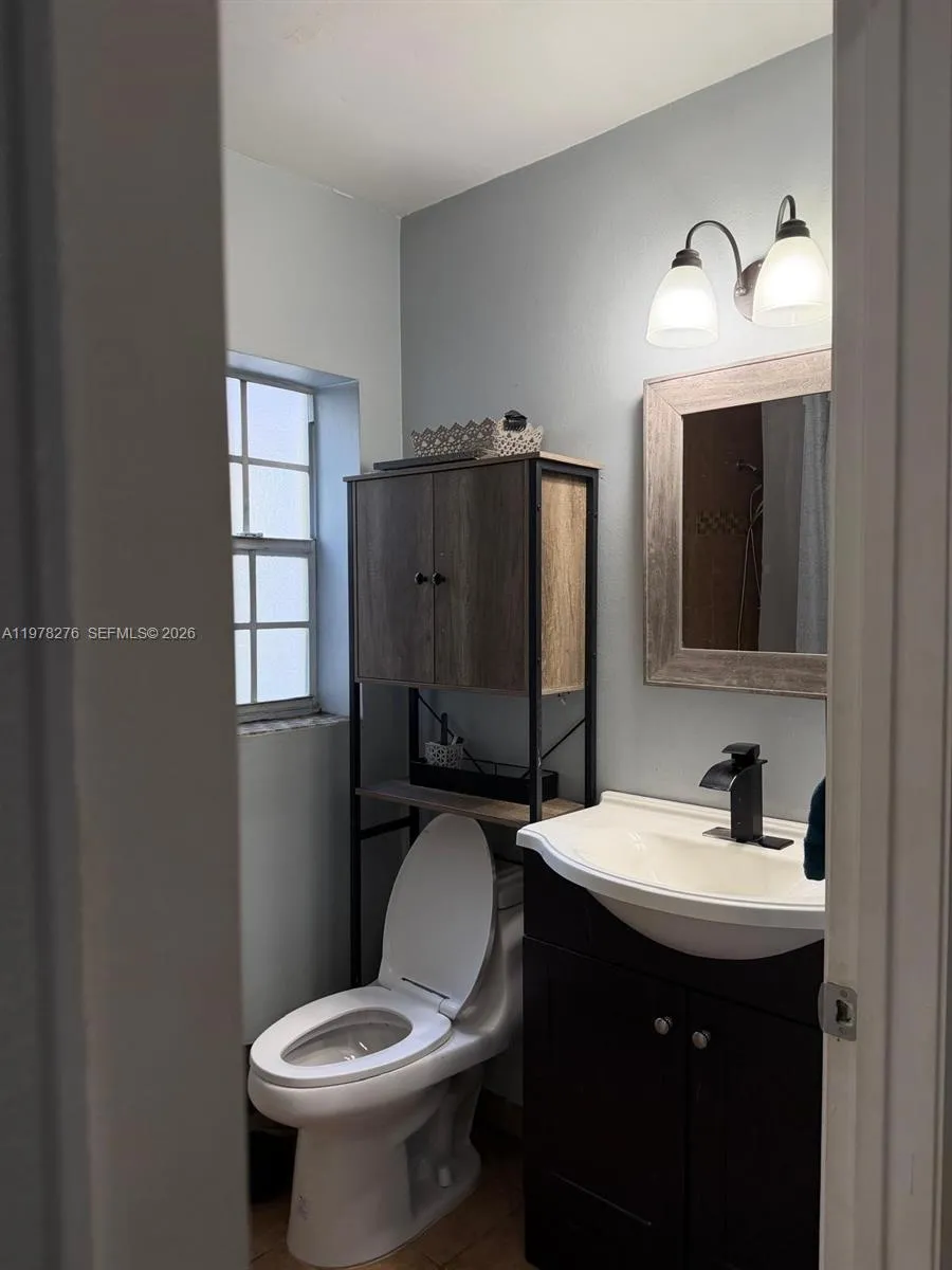 400 Somerset Way, Weston, Florida 33326, Weston, Florida 33326, 3 Bedrooms Bedrooms, ,2 BathroomsBathrooms,Residential,For Sale,400 Somerset Way, Weston, Florida 33326,A11978276