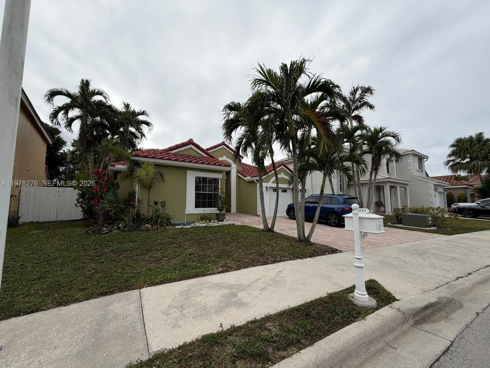 400 Somerset Way, Weston, Florida 33326, Weston, Florida 33326, 3 Bedrooms Bedrooms, ,2 BathroomsBathrooms,Residential,For Sale,400 Somerset Way, Weston, Florida 33326,A11978276