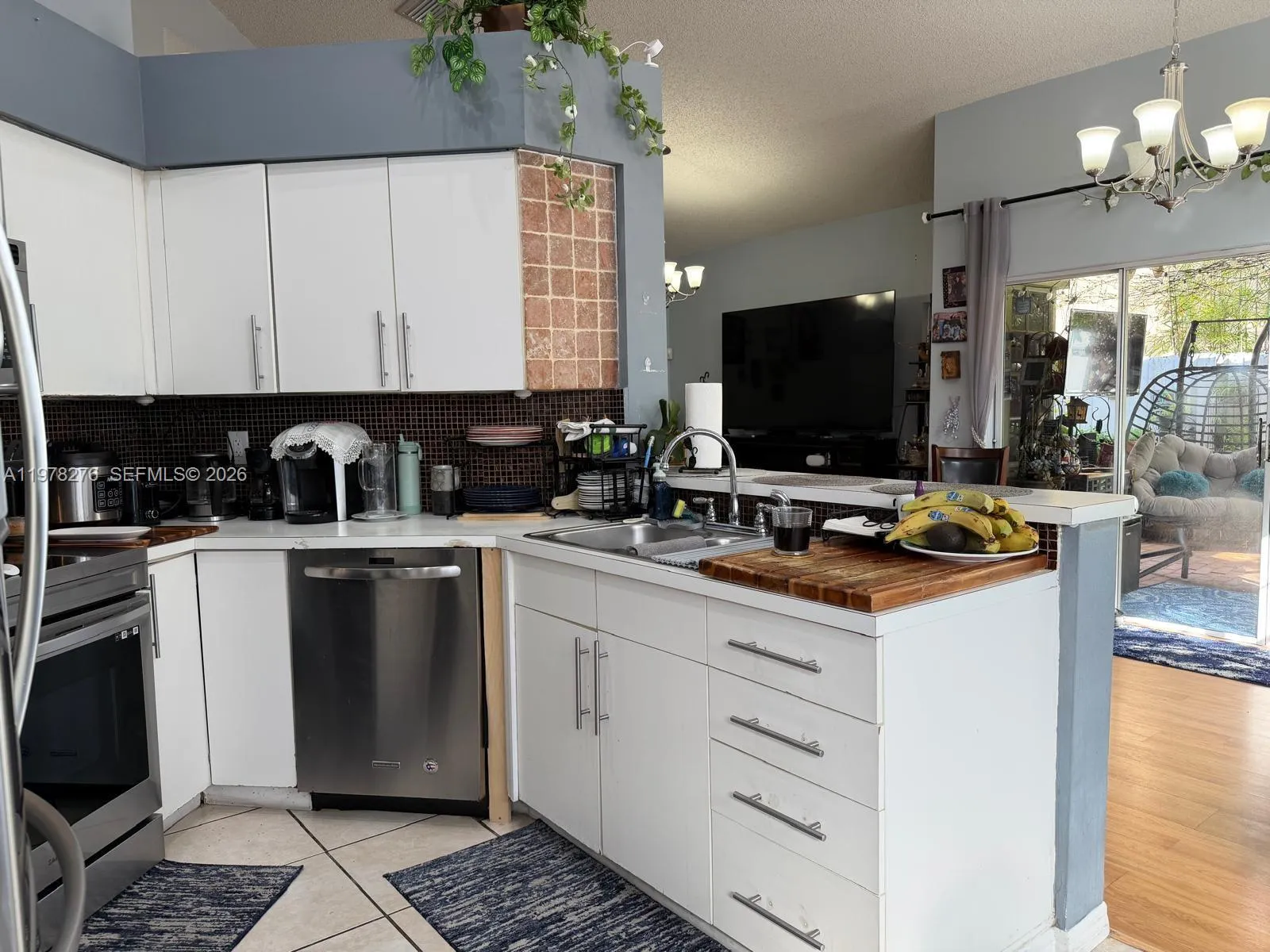400 Somerset Way, Weston, Florida 33326, Weston, Florida 33326, 3 Bedrooms Bedrooms, ,2 BathroomsBathrooms,Residential,For Sale,400 Somerset Way, Weston, Florida 33326,A11978276
