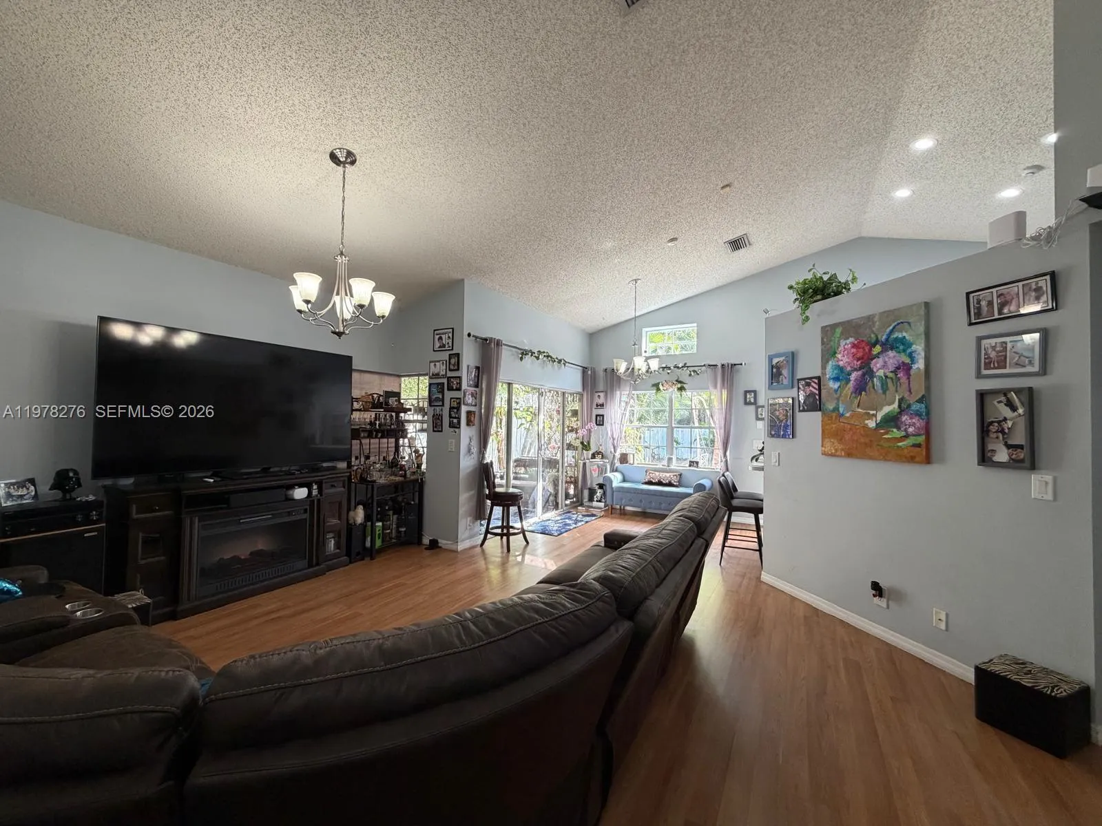 400 Somerset Way, Weston, Florida 33326, Weston, Florida 33326, 3 Bedrooms Bedrooms, ,2 BathroomsBathrooms,Residential,For Sale,400 Somerset Way, Weston, Florida 33326,A11978276