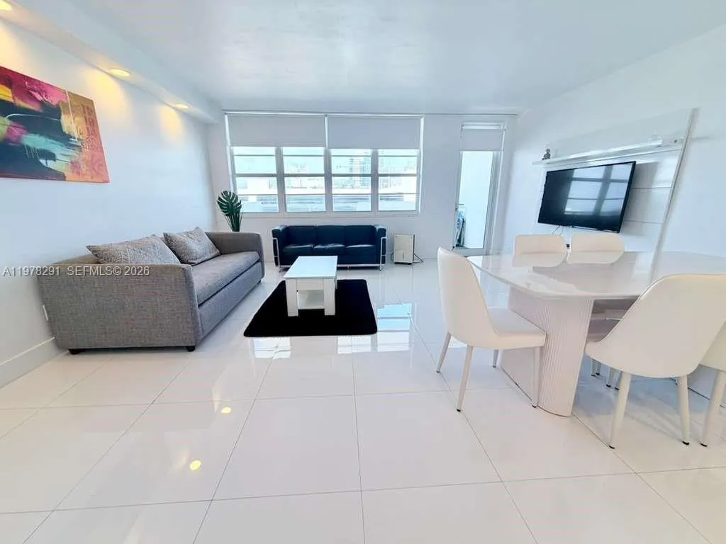 100 Lincoln Rd 1404, Miami Beach, Florida 33139, Miami Beach, Florida 33139, 1 Bedroom Bedrooms, ,1 BathroomBathrooms,Residential Lease,For Rent,100 Lincoln Rd 1404, Miami Beach, Florida 33139,A11978291
