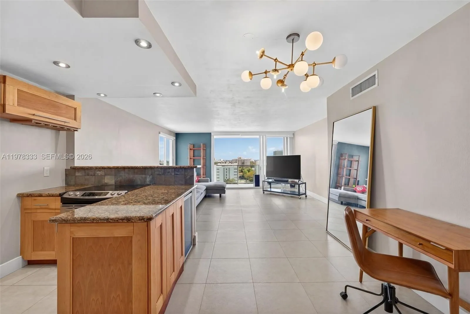 1000 West Ave 910, Miami Beach, Florida 33139, Miami Beach, Florida 33139, 1 Bedroom Bedrooms, ,1 BathroomBathrooms,Residential,For Sale,1000 West Ave 910, Miami Beach, Florida 33139,A11978333