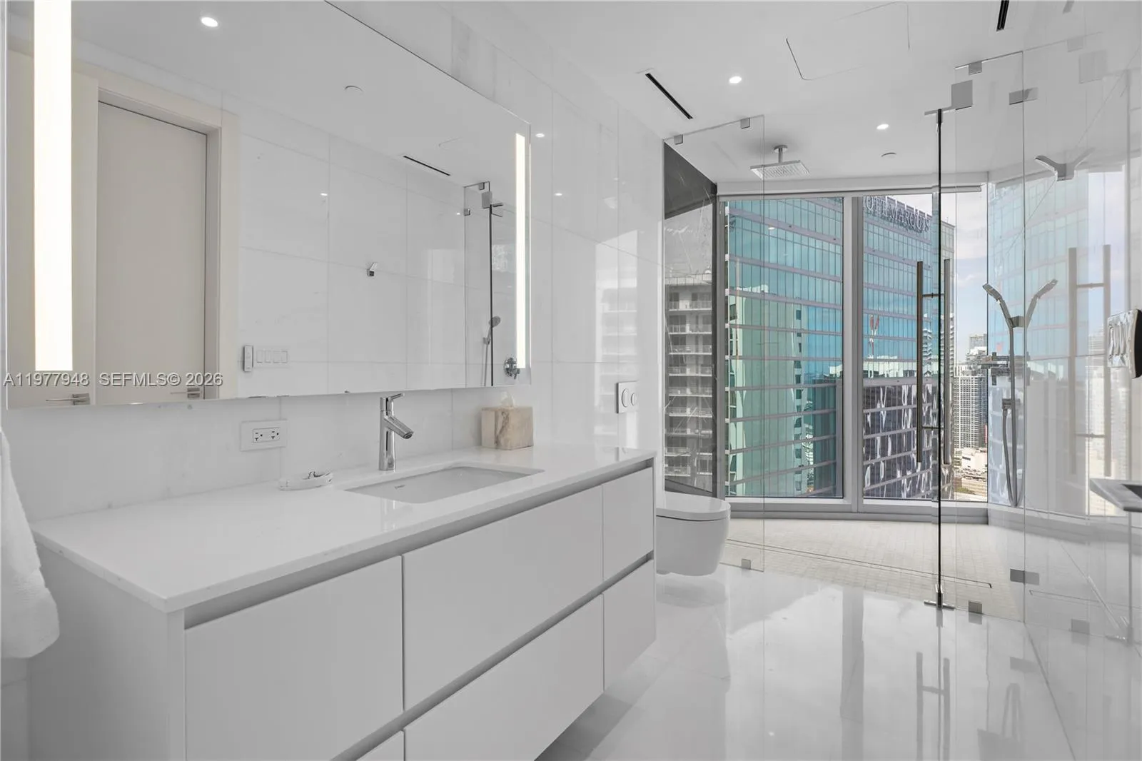 300 Biscayne Boulevard Way 4007w, Miami, Florida 3, Miami, Florida 33131, 3 Bedrooms Bedrooms, ,2 BathroomsBathrooms,Residential,For Sale,300 Biscayne Boulevard Way 4007w, Miami, Florida 3,A11977948