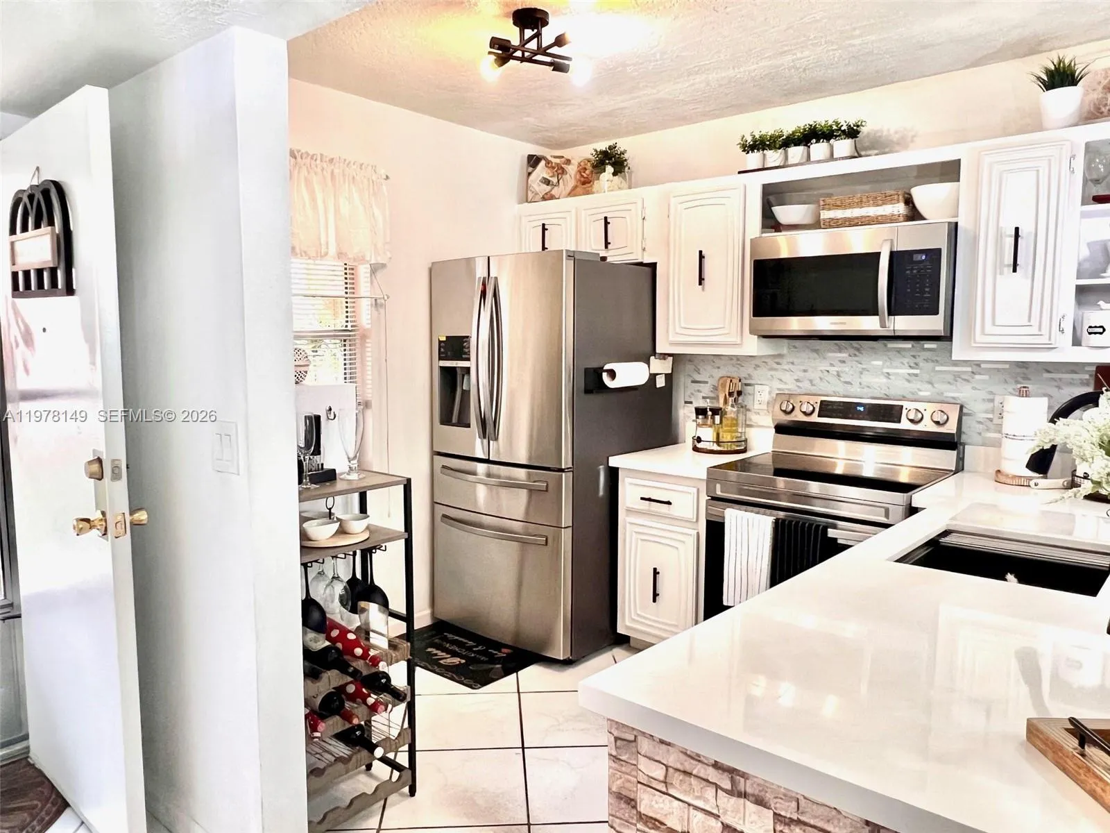 2811 Somerset Dr 211, Lauderdale Lakes, Florida 33, Lauderdale Lakes, Florida 33311, 2 Bedrooms Bedrooms, ,2 BathroomsBathrooms,Residential Lease,For Rent,2811 Somerset Dr 211, Lauderdale Lakes, Florida 33,A11978149