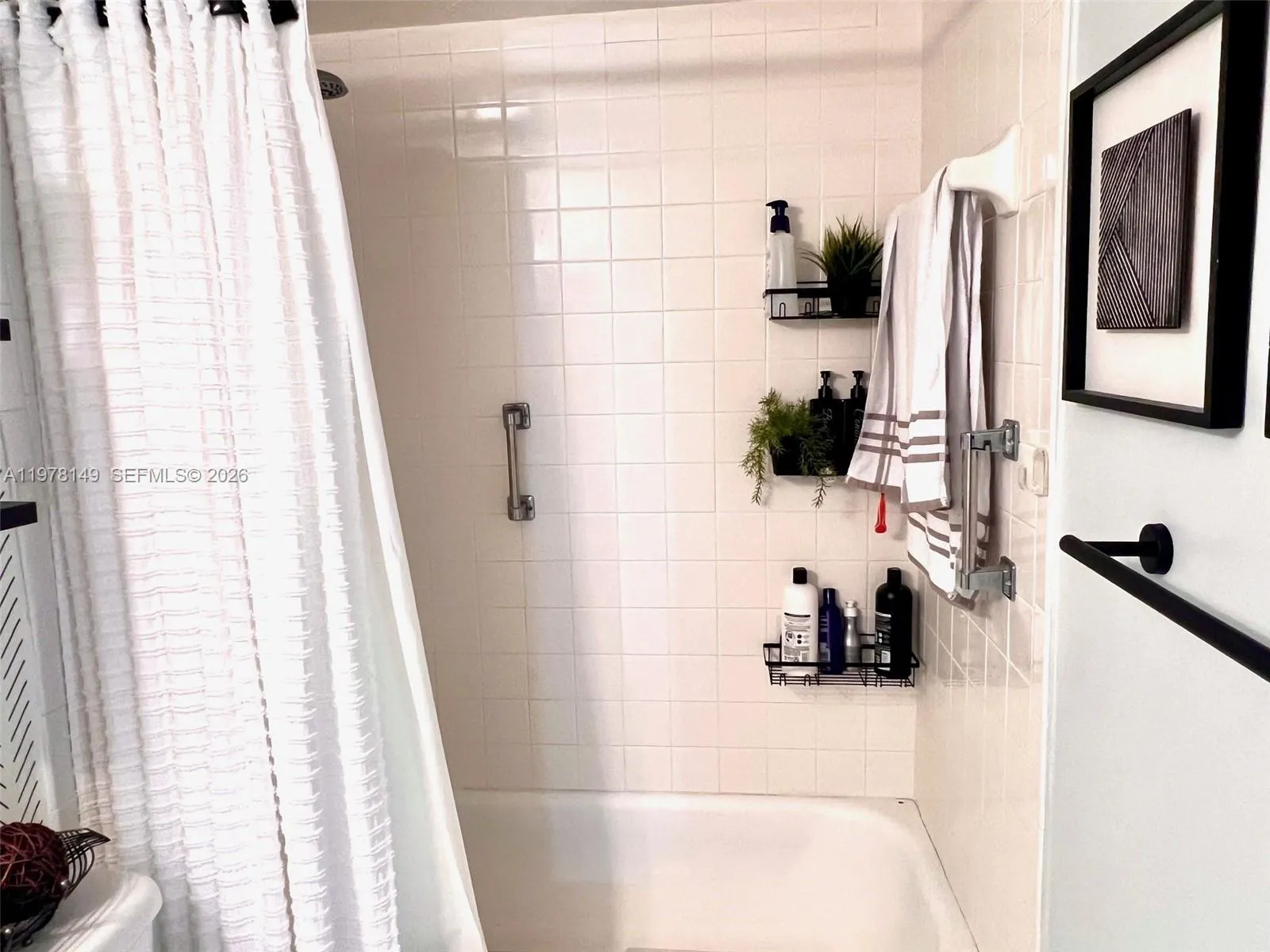 2811 Somerset Dr 211, Lauderdale Lakes, Florida 33, Lauderdale Lakes, Florida 33311, 2 Bedrooms Bedrooms, ,2 BathroomsBathrooms,Residential Lease,For Rent,2811 Somerset Dr 211, Lauderdale Lakes, Florida 33,A11978149