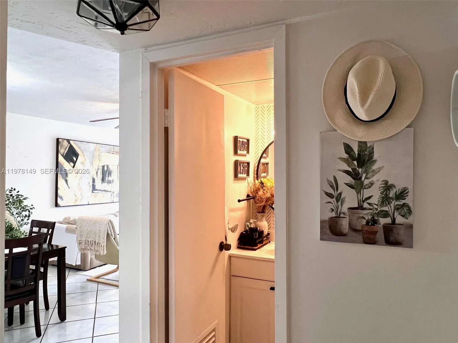 2811 Somerset Dr 211, Lauderdale Lakes, Florida 33, Lauderdale Lakes, Florida 33311, 2 Bedrooms Bedrooms, ,2 BathroomsBathrooms,Residential Lease,For Rent,2811 Somerset Dr 211, Lauderdale Lakes, Florida 33,A11978149