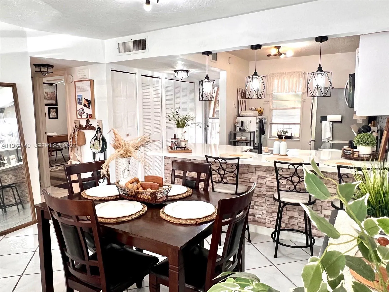 2811 Somerset Dr 211, Lauderdale Lakes, Florida 33, Lauderdale Lakes, Florida 33311, 2 Bedrooms Bedrooms, ,2 BathroomsBathrooms,Residential Lease,For Rent,2811 Somerset Dr 211, Lauderdale Lakes, Florida 33,A11978149