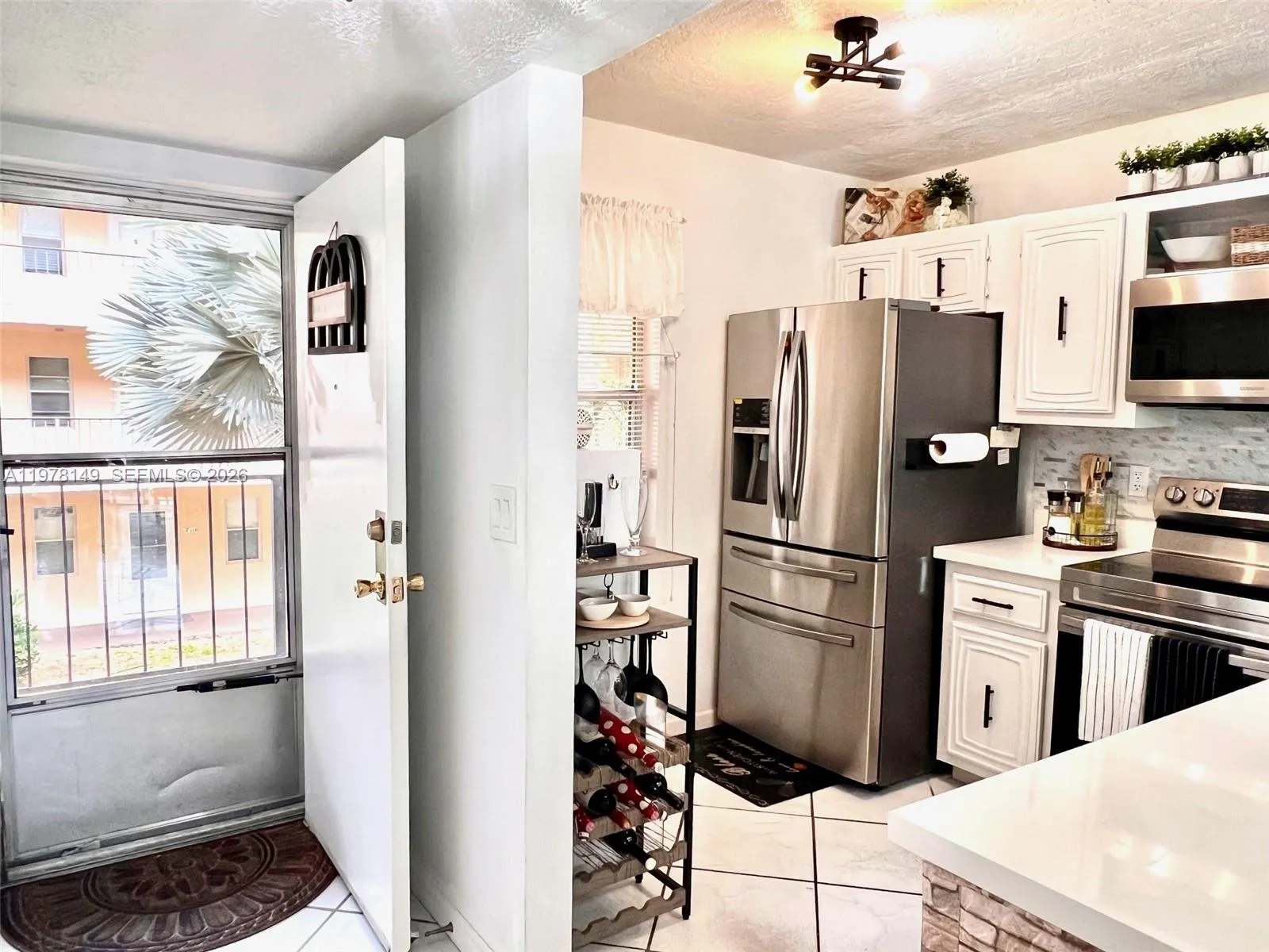 2811 Somerset Dr 211, Lauderdale Lakes, Florida 33, Lauderdale Lakes, Florida 33311, 2 Bedrooms Bedrooms, ,2 BathroomsBathrooms,Residential Lease,For Rent,2811 Somerset Dr 211, Lauderdale Lakes, Florida 33,A11978149