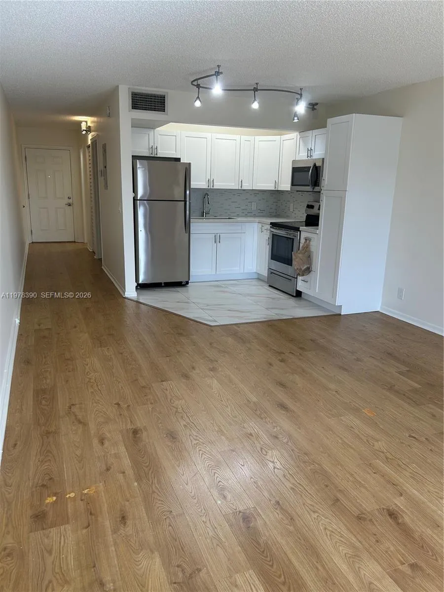 1400 Sw 124th Ter 405q, Pembroke Pines, Florida 33, Pembroke Pines, Florida 33027, ,1 BathroomBathrooms,Residential Lease,For Rent,1400 Sw 124th Ter 405q, Pembroke Pines, Florida 33,A11978390
