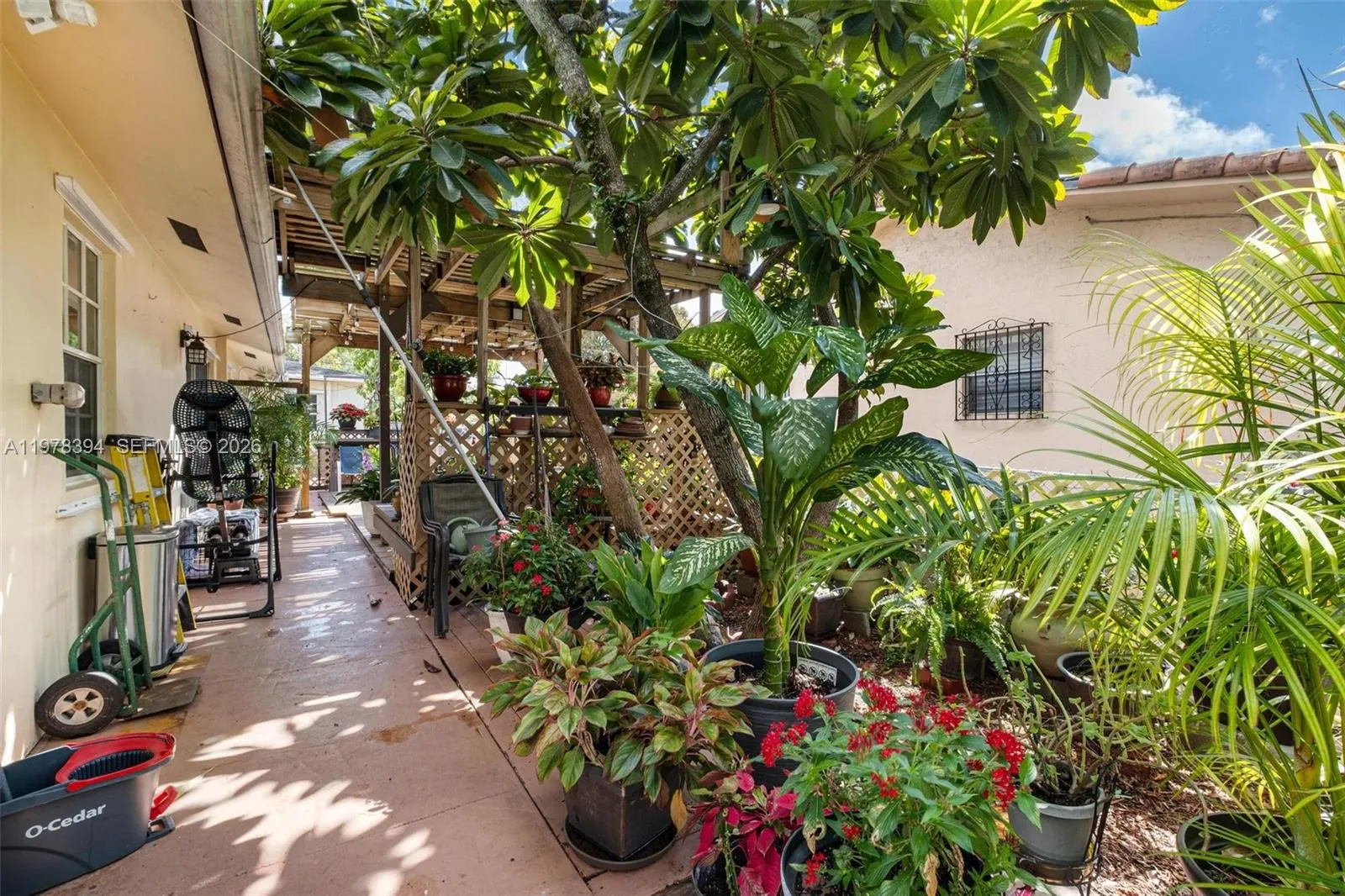 2862 Sw 38th Ct, Miami, Florida 33134, Miami, Florida 33134, ,Residential Income,For Sale,2862 Sw 38th Ct, Miami, Florida 33134,A11978394