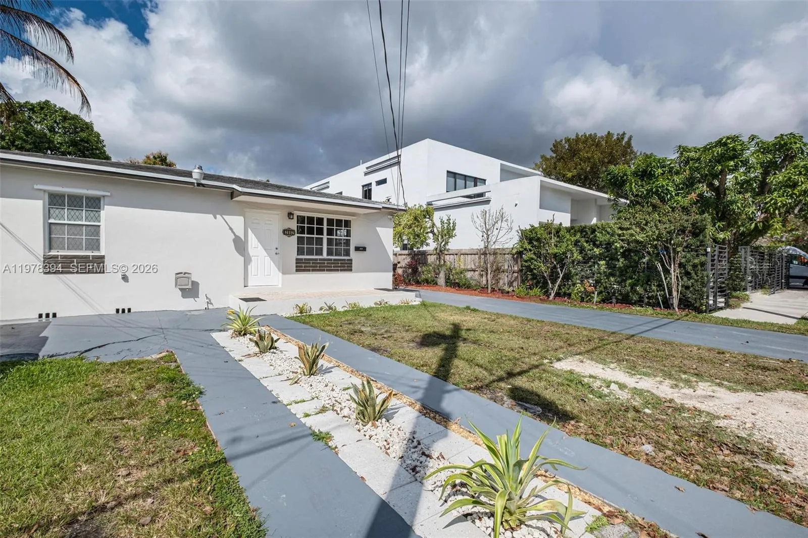 2862 Sw 38th Ct, Miami, Florida 33134, Miami, Florida 33134, ,Residential Income,For Sale,2862 Sw 38th Ct, Miami, Florida 33134,A11978394