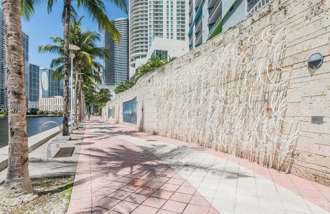 325 S Biscayne Bl 4324, Miami, Florida 33131, Miami, Florida 33131, 1 Bedroom Bedrooms, ,1 BathroomBathrooms,Residential Lease,For Rent,325 S Biscayne Bl 4324, Miami, Florida 33131,A11978404