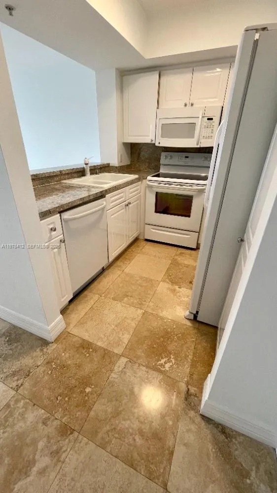 1800 Sunset Harbour Dr 809, Miami Beach, Florida 3, Miami Beach, Florida 33139, 1 Bedroom Bedrooms, ,1 BathroomBathrooms,Residential Lease,For Rent,1800 Sunset Harbour Dr 809, Miami Beach, Florida 3,A11978412