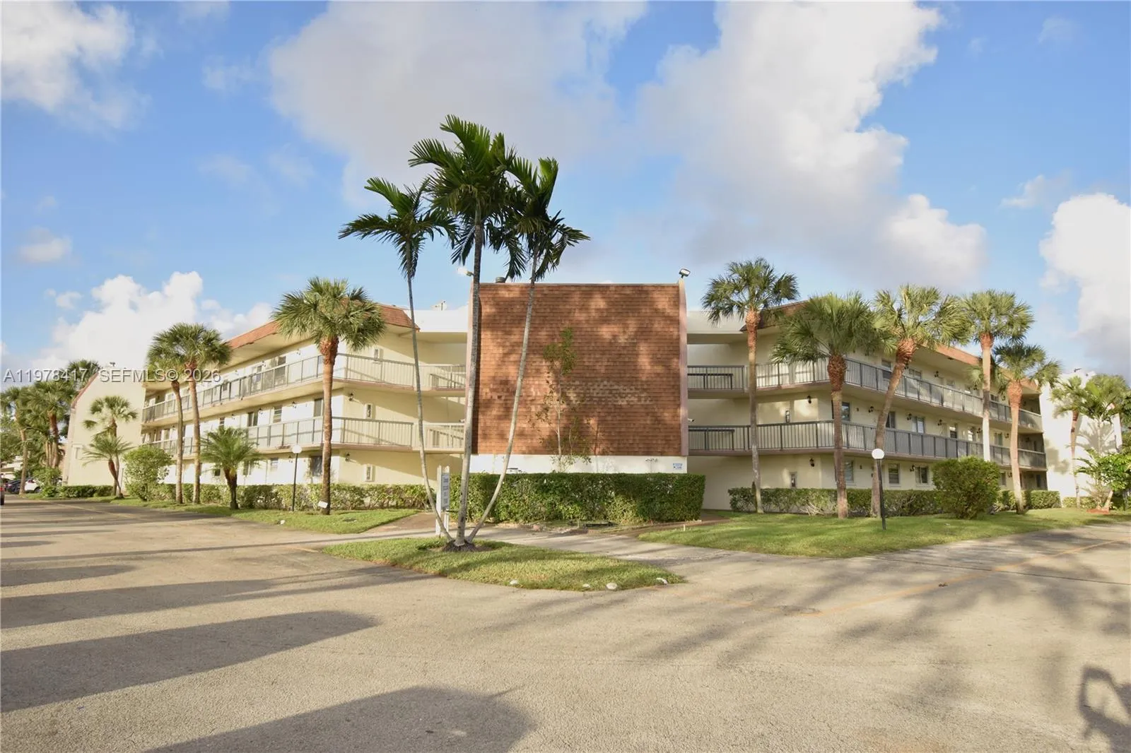 7500 Nw 17th St 102, Plantation, Florida 33313, Plantation, Florida 33313, 2 Bedrooms Bedrooms, ,2 BathroomsBathrooms,Residential,For Sale,7500 Nw 17th St 102, Plantation, Florida 33313,A11978417