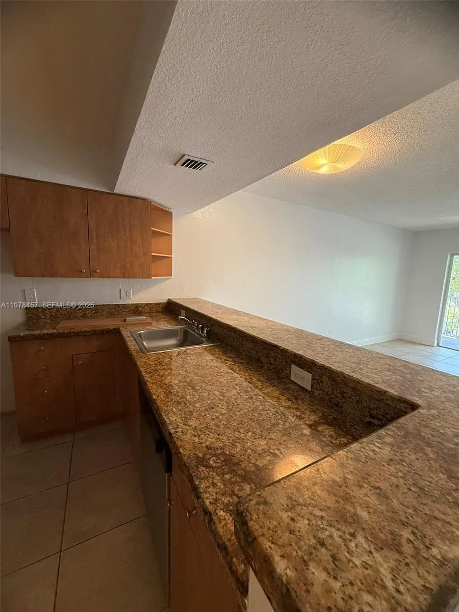 5122 Nw 79th Ave 304, Doral, Florida 33166, Doral, Florida 33166, 1 Bedroom Bedrooms, ,1 BathroomBathrooms,Residential Lease,For Rent,5122 Nw 79th Ave 304, Doral, Florida 33166,A11978457
