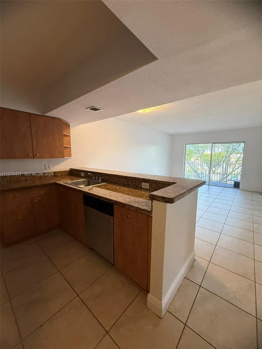 5122 Nw 79th Ave 304, Doral, Florida 33166, Doral, Florida 33166, 1 Bedroom Bedrooms, ,1 BathroomBathrooms,Residential Lease,For Rent,5122 Nw 79th Ave 304, Doral, Florida 33166,A11978457