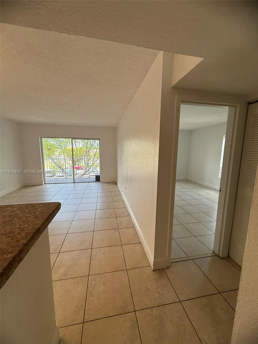 5122 Nw 79th Ave 304, Doral, Florida 33166, Doral, Florida 33166, 1 Bedroom Bedrooms, ,1 BathroomBathrooms,Residential Lease,For Rent,5122 Nw 79th Ave 304, Doral, Florida 33166,A11978457