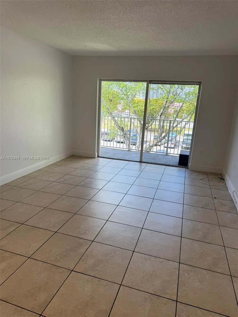 5122 Nw 79th Ave 304, Doral, Florida 33166, Doral, Florida 33166, 1 Bedroom Bedrooms, ,1 BathroomBathrooms,Residential Lease,For Rent,5122 Nw 79th Ave 304, Doral, Florida 33166,A11978457