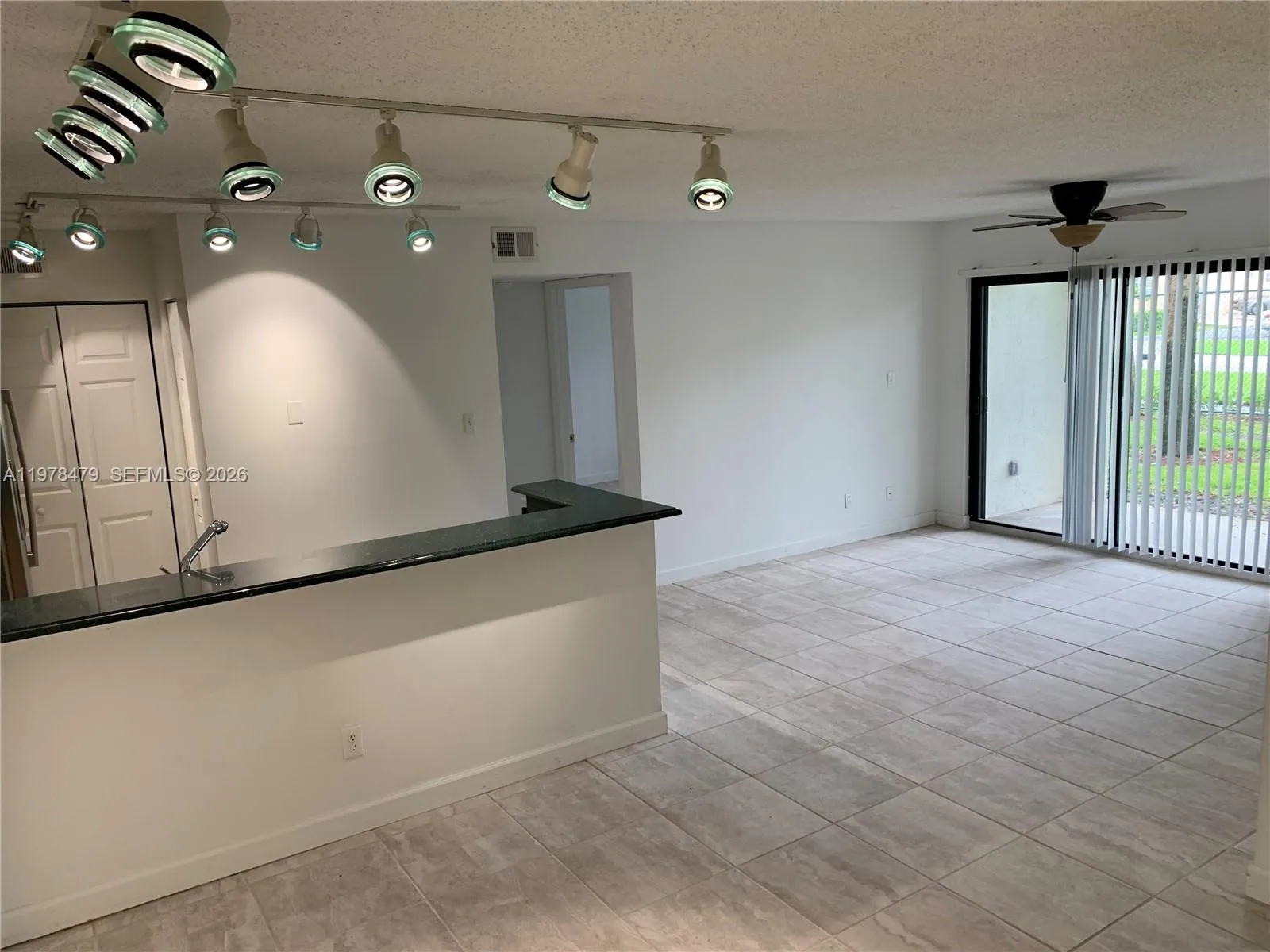 570 S Park Rd 13-6, Hollywood, Florida 33021, Hollywood, Florida 33021, 2 Bedrooms Bedrooms, ,2 BathroomsBathrooms,Residential Lease,For Rent,570 S Park Rd 13-6, Hollywood, Florida 33021,A11978479