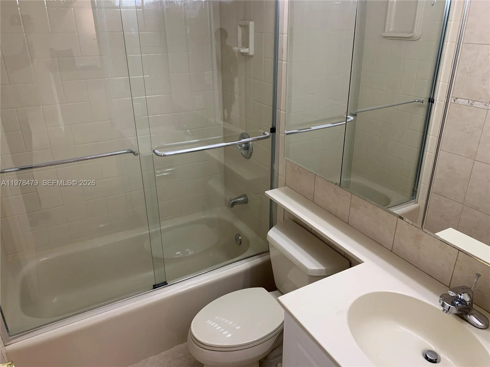 570 S Park Rd 13-6, Hollywood, Florida 33021, Hollywood, Florida 33021, 2 Bedrooms Bedrooms, ,2 BathroomsBathrooms,Residential Lease,For Rent,570 S Park Rd 13-6, Hollywood, Florida 33021,A11978479