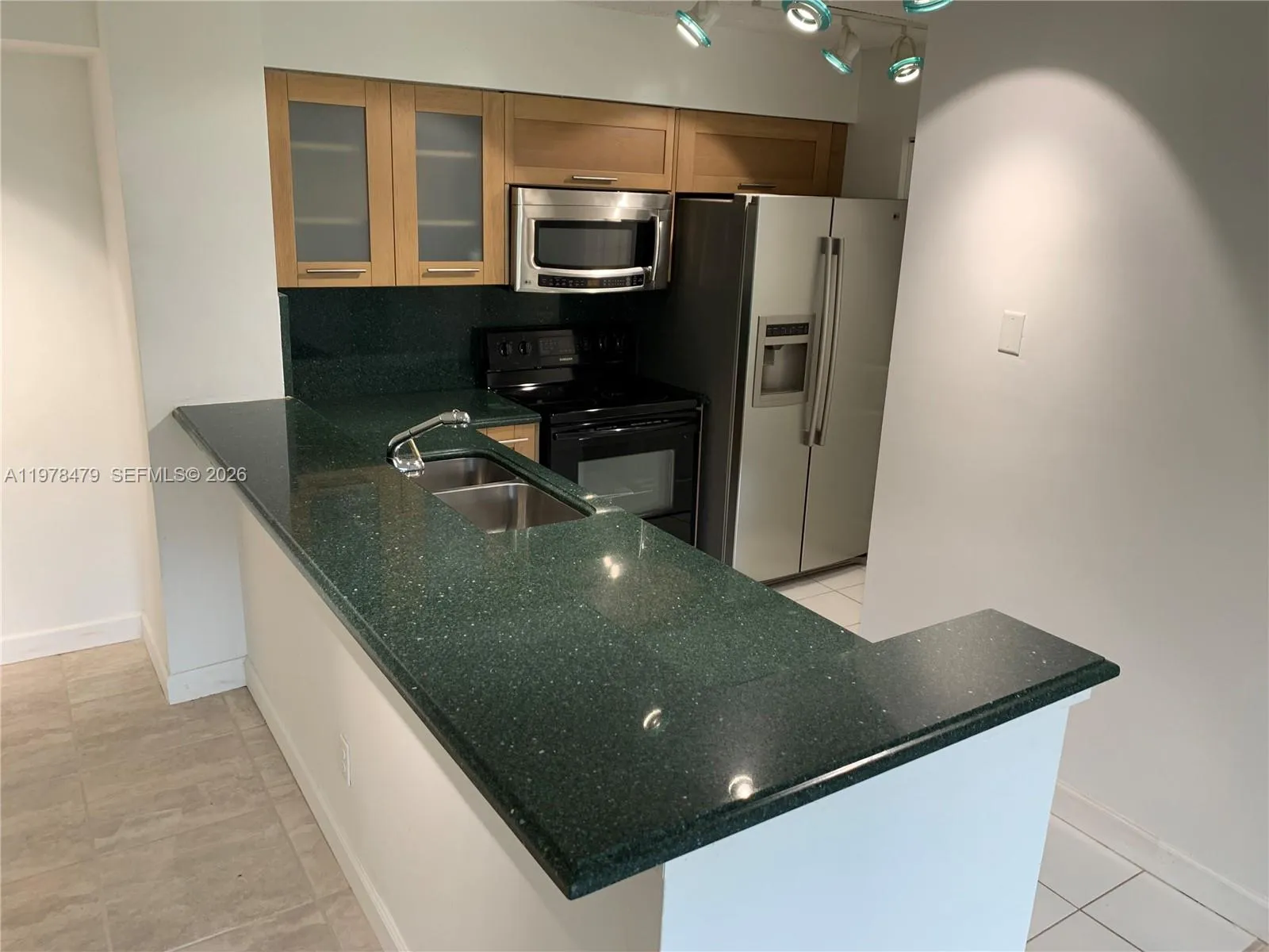 570 S Park Rd 13-6, Hollywood, Florida 33021, Hollywood, Florida 33021, 2 Bedrooms Bedrooms, ,2 BathroomsBathrooms,Residential Lease,For Rent,570 S Park Rd 13-6, Hollywood, Florida 33021,A11978479
