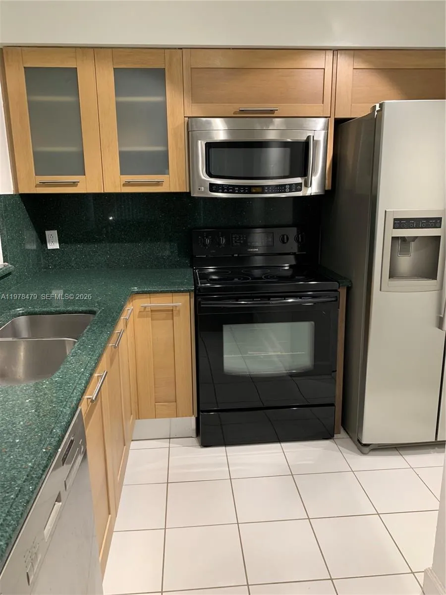 570 S Park Rd 13-6, Hollywood, Florida 33021, Hollywood, Florida 33021, 2 Bedrooms Bedrooms, ,2 BathroomsBathrooms,Residential Lease,For Rent,570 S Park Rd 13-6, Hollywood, Florida 33021,A11978479