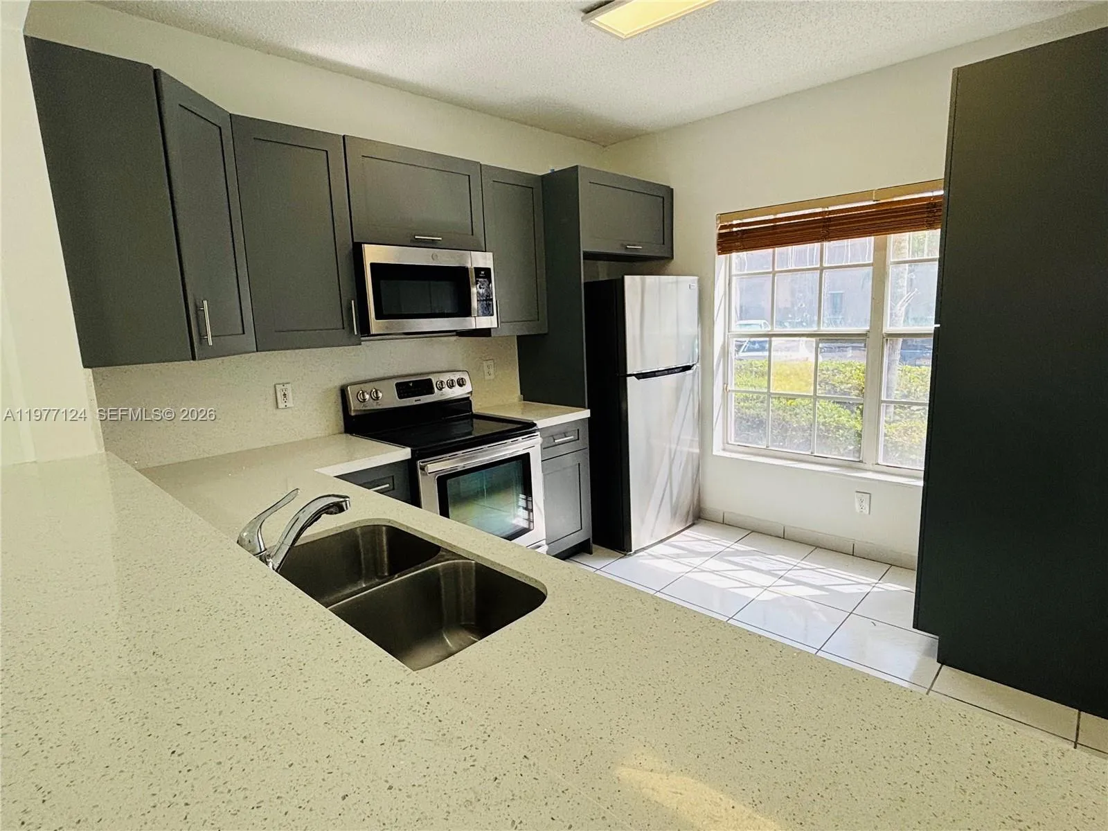 16134 Emerald Cove Rd 16134, Weston, Florida 33331, Weston, Florida 33331, 2 Bedrooms Bedrooms, ,2 BathroomsBathrooms,Residential Lease,For Rent,16134 Emerald Cove Rd 16134, Weston, Florida 33331,A11977124