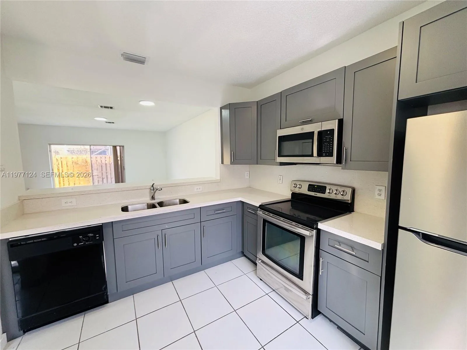16134 Emerald Cove Rd 16134, Weston, Florida 33331, Weston, Florida 33331, 2 Bedrooms Bedrooms, ,2 BathroomsBathrooms,Residential Lease,For Rent,16134 Emerald Cove Rd 16134, Weston, Florida 33331,A11977124
